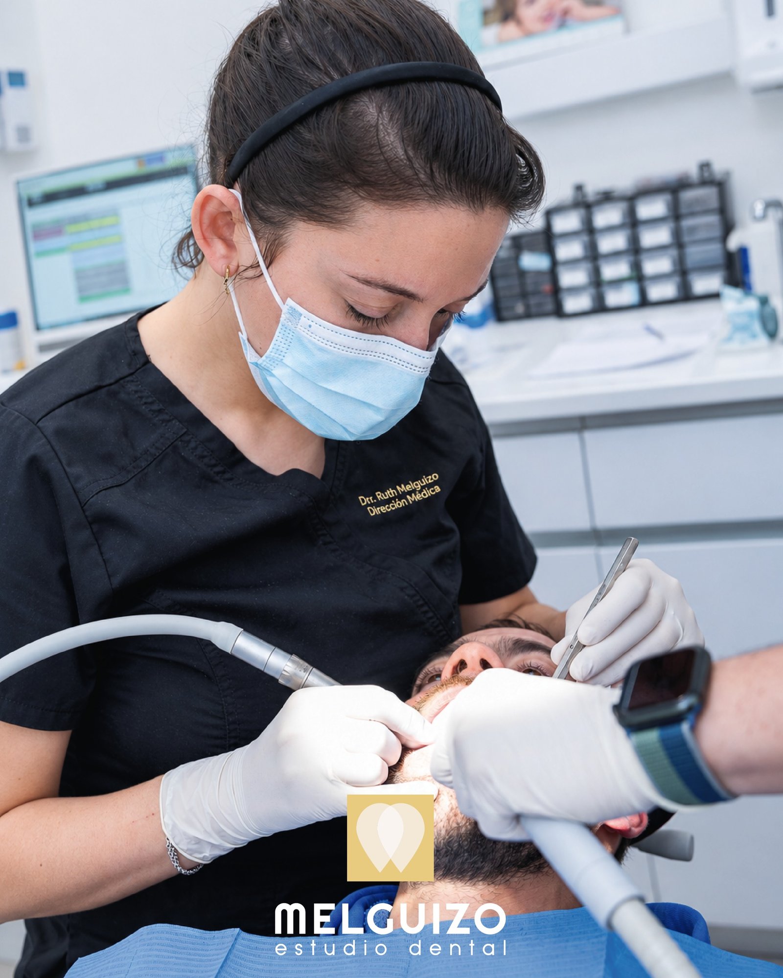 Hay gestos que transmiten confianza incluso antes de empezar un tratamiento. ✨

La Dra. Ruth Melguizo trabaja cada caso con precisión, experiencia y una atención completamente personalizada, cuidando tanto el resultado como el bienestar del paciente durante todo el proceso.

Porque una buena odontología también consiste en escuchar, acompañar y hacer que te sientas en buenas manos. 🤍

📍 Melguizo Estudio Dental
📲 Pide tu cita y descubre otra forma de cuidar tu sonrisa.

#MelguizoEstudioDental #DraRuthMelguizo #Odontología #SaludDental #CuidadoPersonalizado #AlcaláDeHenares